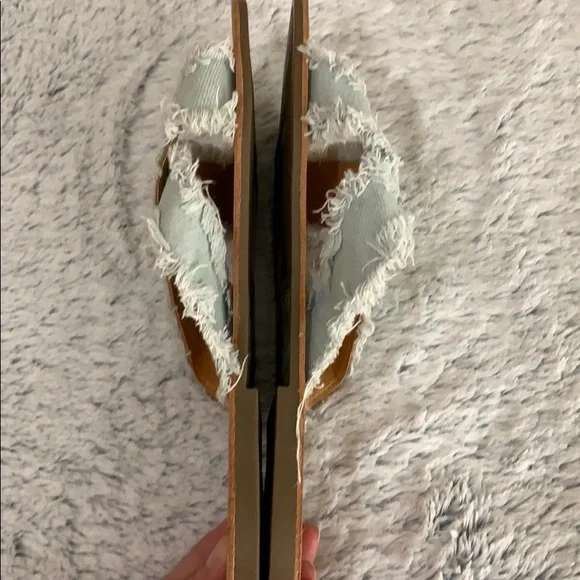 ⭐️🌸Capelli chambray raw hem criss cross slides - Picture 4 of 12